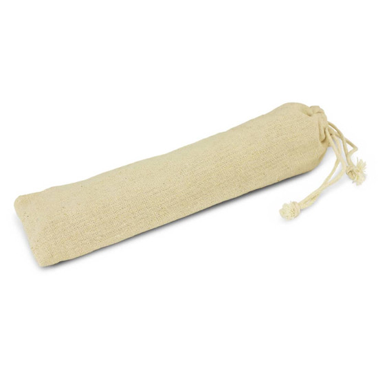 A bamboo cutlery set in a natural-coloured, drawstring linen pouch. The pouch is simple and eco-friendly.