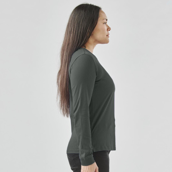 A long-sleeve women's t-shirt in dark green, displayed from the side with a fitted silhouette.