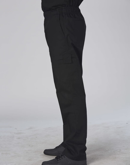 Men's functional chef pants in black, featuring a straight leg design and cargo pockets. Suitable for kitchen use.