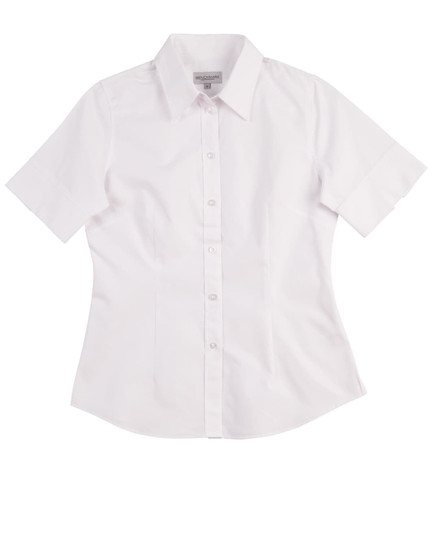 A white women's short-sleeve button-up Oxford shirt. It features a fitted design and includes a logo.