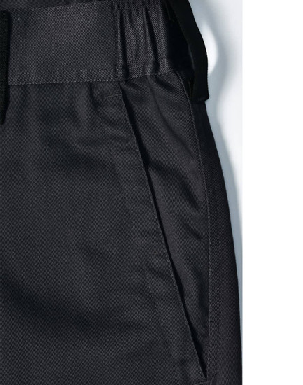 Unisex black utility stretch cargo work pants featuring an elastic waistband and side pockets. Includes branding.