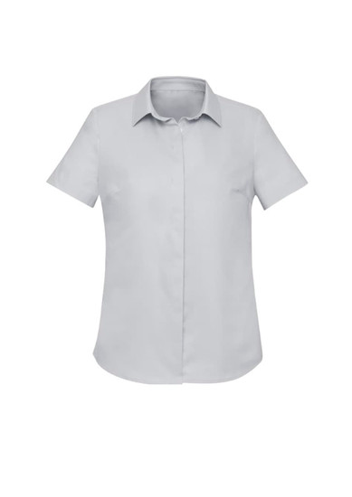 A short sleeve button-up shirt in a light grey colour with a collar and a logo.