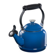 Le Creuset Demi Kettle in Marseille