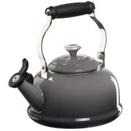 Le Creuset Classic Whistling Kettle in Oyster