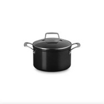Le Creuset Essential Nonstick Ceramic Stockpot