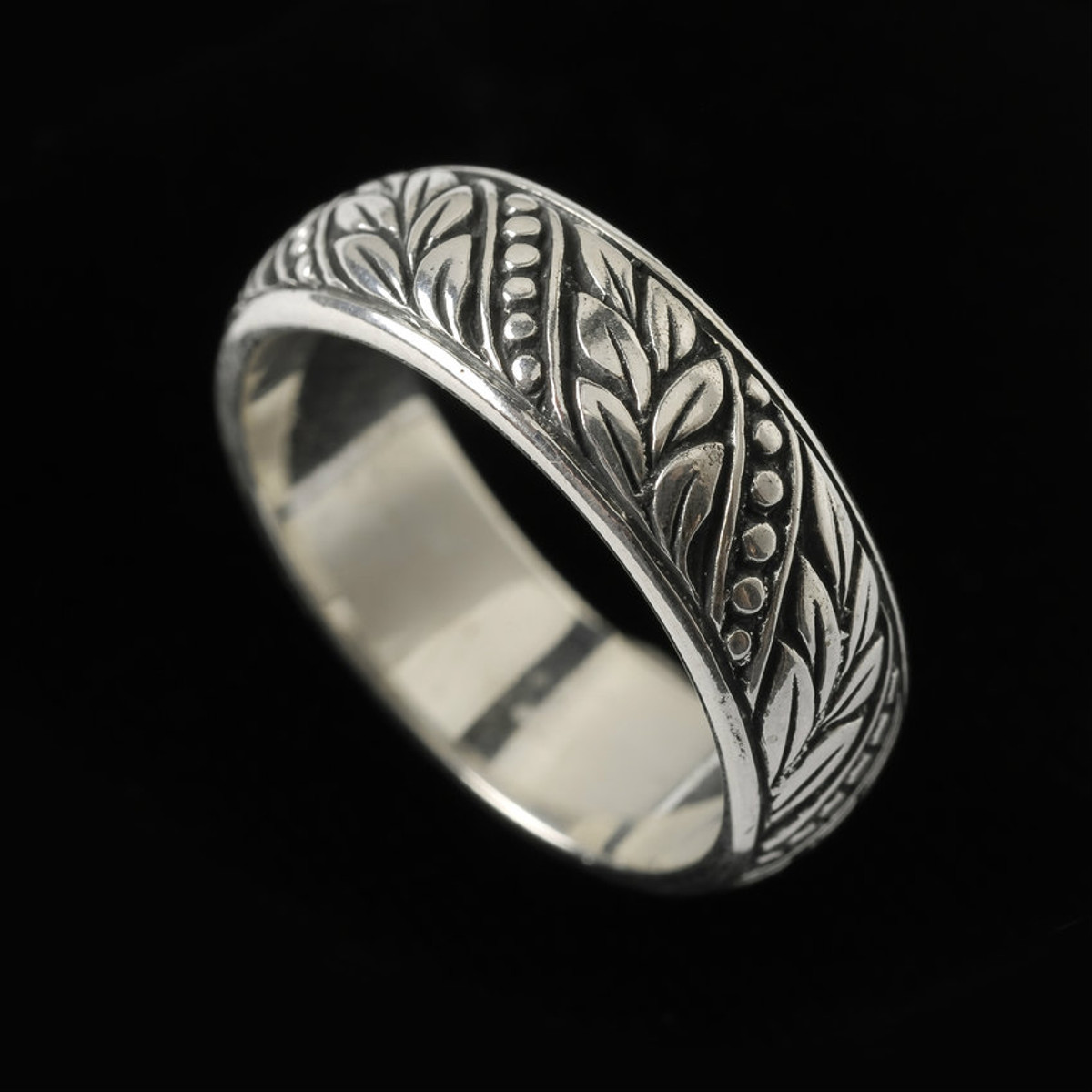 Laurel Leaf Wedding Ring Band, Silver