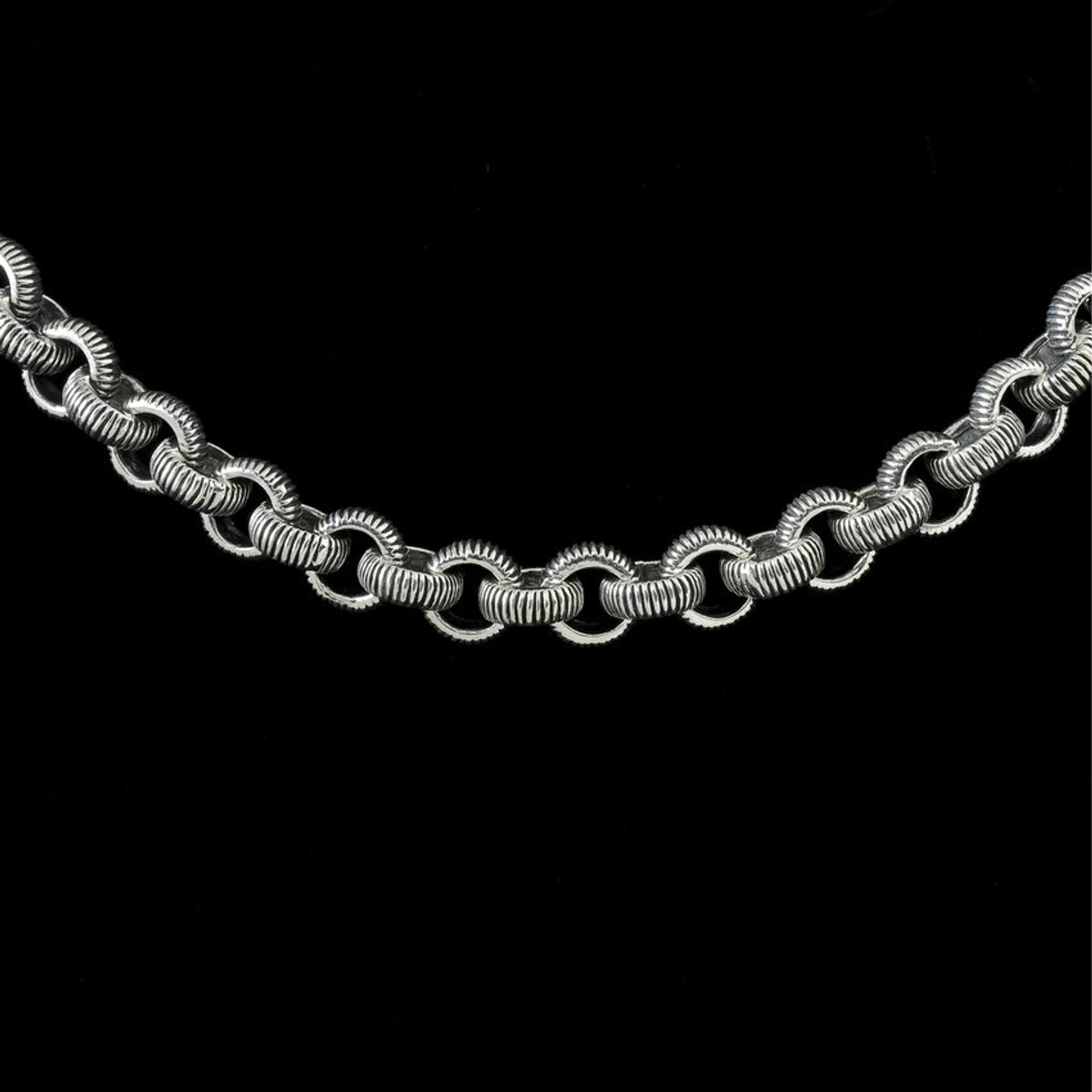 chain links necklace engraved