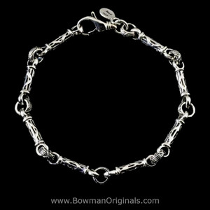 Harvest Bar Chain Link Stacking Bracelet handmade in sterling silver alternating links by Ned Bowman, Bowman Originals.
Harvest Bar Chain Link Stacking Bracelet handmade in sterling silver alternating links by Ned Bowman, Bowman Originals.