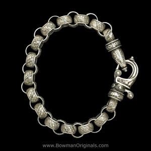 Laurel Leaf Hook Bracelet in Sterling Silver with Dove Gray Vitreous Enamel handmade by Bowman Originals
Laurel Leaf Hook Bracelet in Sterling Silver with Dove Gray Vitreous Enamel handmade by Bowman Originals
