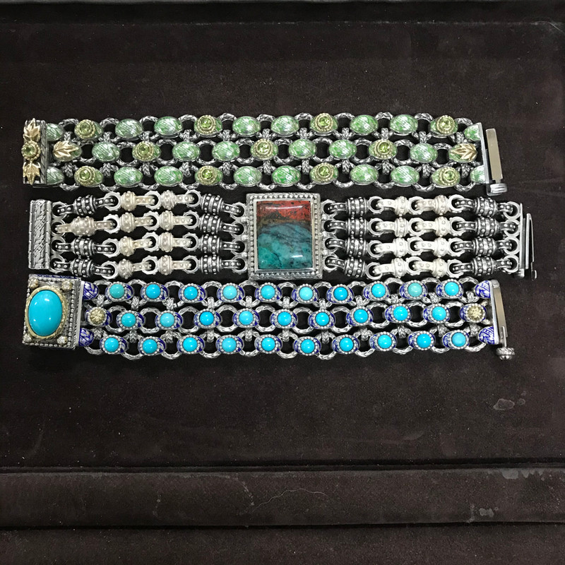 Sizing Bracelets can be a challenging task.