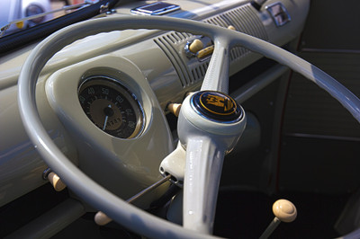 Should You Drive with Your Hands in the '10 and 2' Position?