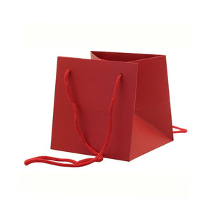 Red Hand Tie Bag 17 x 17 cm  Red Hand Tie Bag 17 x 17 cm