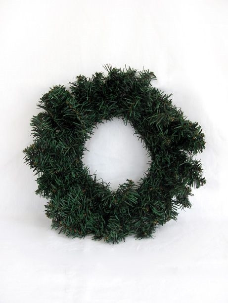 Artificial Plain Green Wreath 46 cm