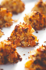 apple and coconut macaroons