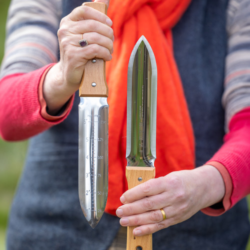 Buy Nisaku Hori Hori Garden Tool | Garden Tools | Sarah Raven