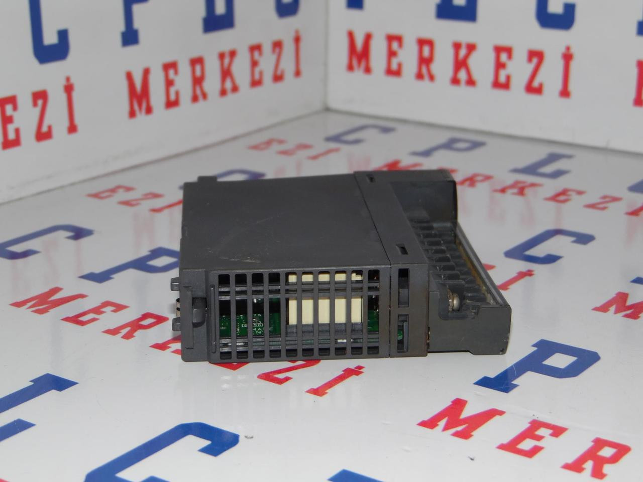 QY10 MITSUBISHI MELSEC Q PLC D/O MODULE