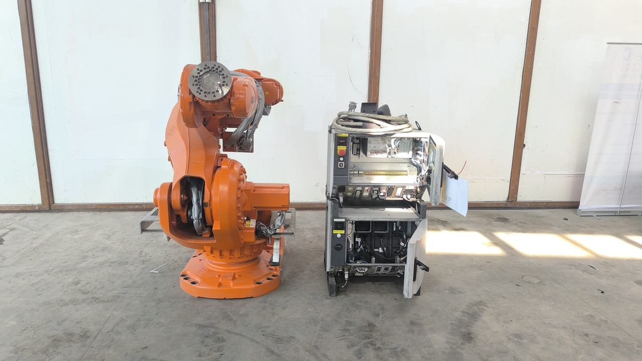 ABB ROBOTIC ARM IRB7600-400/2.55 M2004 FP
