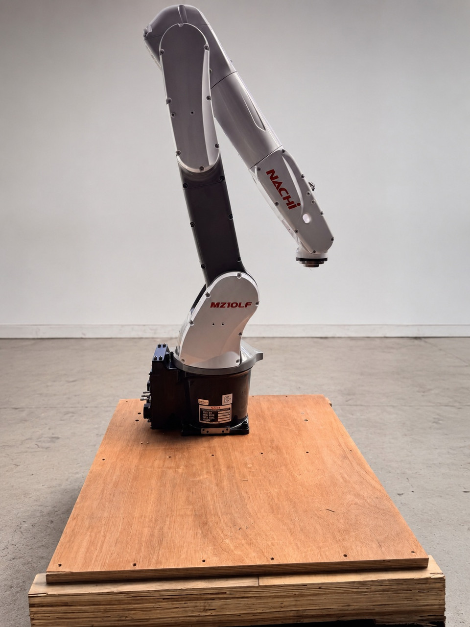 nachi-mz10lf-6-axis-robot-brand-new.png