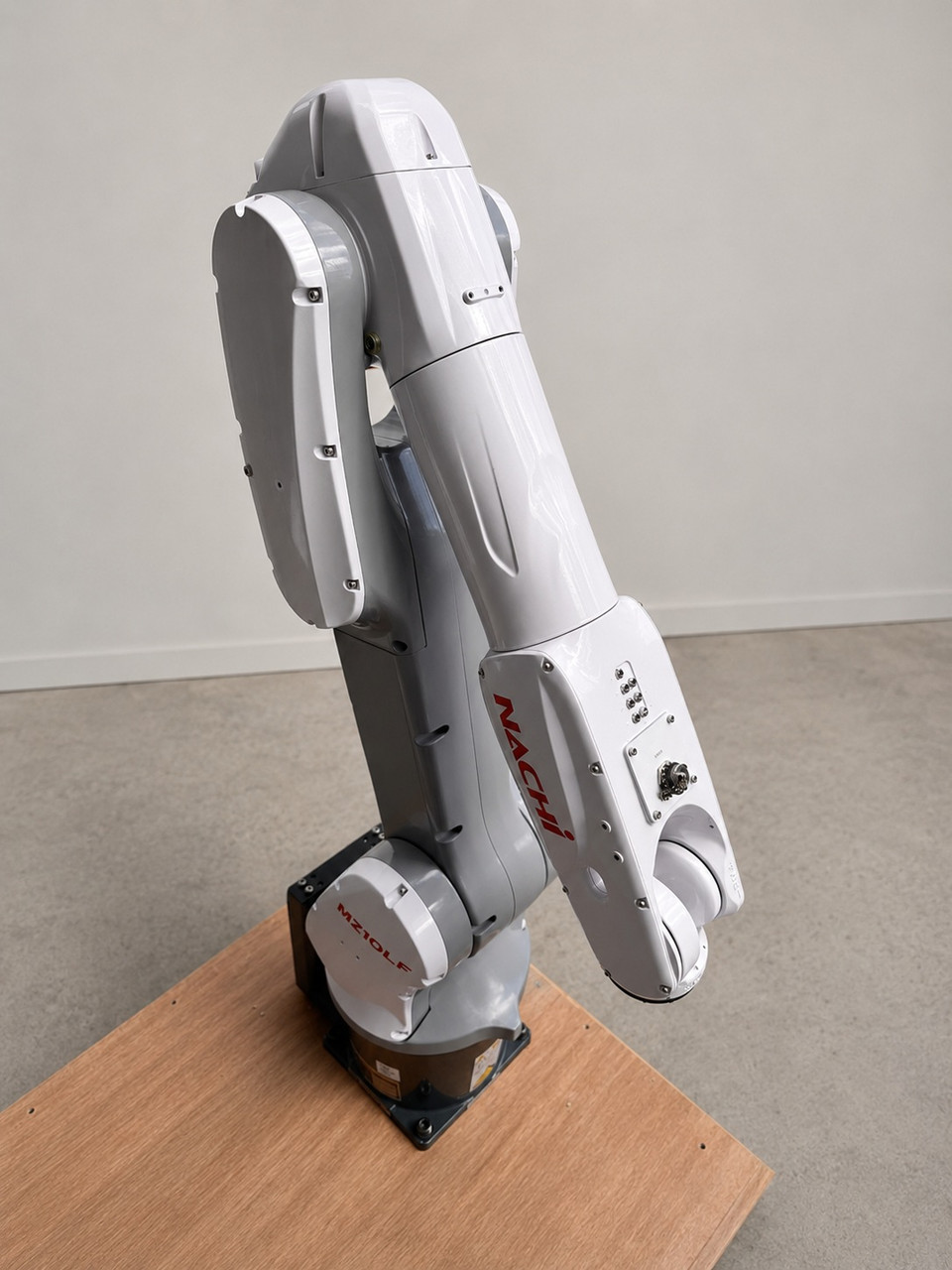 nachi-mz10lf-long-reach-industrial-robot.jpg