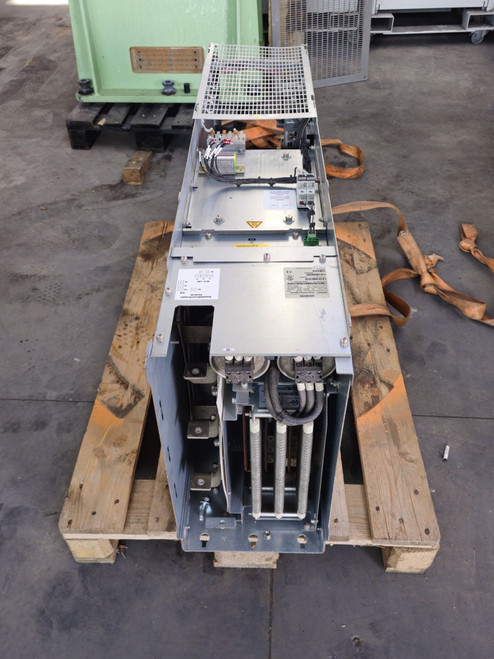 Watch our detailed video inspection of the unit. The video includes a specific focus on the integrated **Siemens SIRIUS 3RT1466 power contactor**, allowing you to verify the quality and authenticity of all key components.