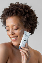 TIZO AM REPLENISH Lightly Tinted moisturising mineral SPF 40