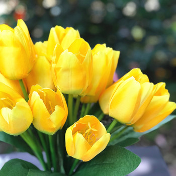  2 Bushes Yellow Silk Tulips  in Clear Glass Vase with Faux Water