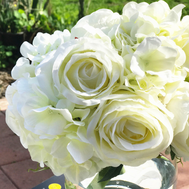 Cream Artificial Rose and Hydrangea Flower Arrangements with Glass Vase 