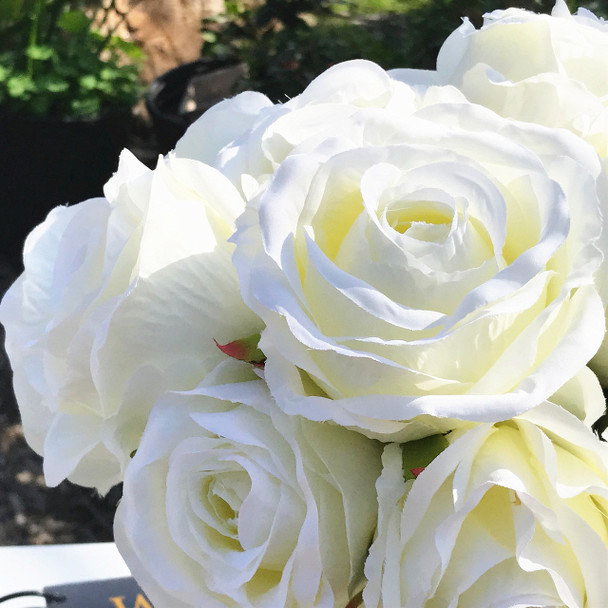Cream Artificial Open Rose Flower Arrangements with Glass Vase Cream Artificial Open Rose Flower Arrangements with Glass Vase