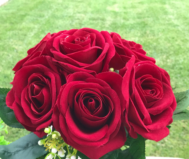 Red Velet Open Rose Flower Arrangements With Clear Glass Vase 