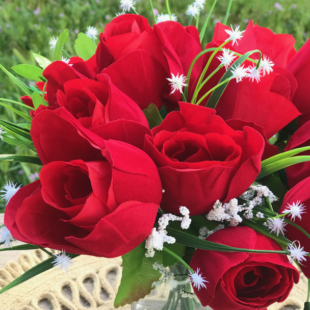 12 Heads Red  Rose Velet Flower Arrangement in Clear Glass Vase with Faux Water