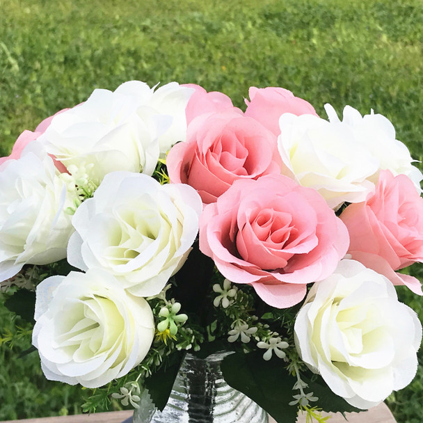 18 Heads Pink and Cream Rose Silk Flower in Glass Vase with River Rock