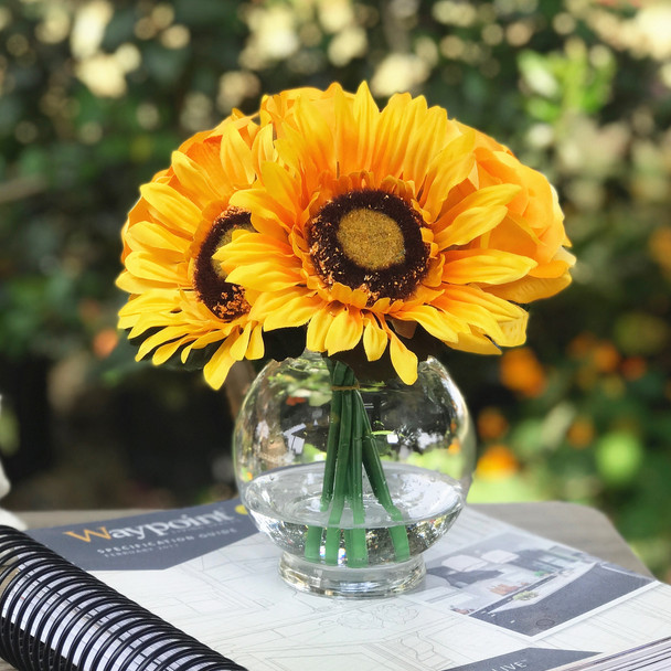 Sunflower and Rose Mixed Silk Flower in Clear Glass Vase Sunflower and Rose Mixed Silk Flower in Clear Glass Vase