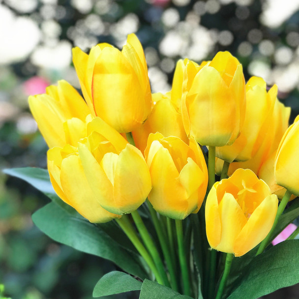  2 Bushes Yellow Silk Tulips  in Clear Glass Vase with Faux Water