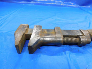 VINTAGE STEEL SMOOTH JAW PIPE WRENCH EXPANDS UP TO 1 13/16" WOODEN HANDLE - BT3147BY2