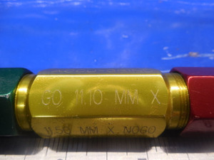 11.10 & 11.50 CLASS X SMOOTH PIN PLUG GAGE GO NO GO 11.0 11.50 MM .4375 -.0005