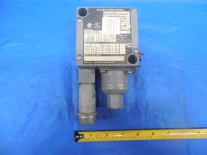 ALLEN BRADLEY VACUUM CONTROL 836T-T250J BUL 836T 24-72 AC 72-120 AC AC600 DC 600