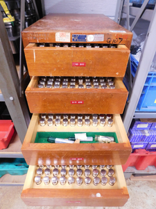 APPROX. 500PC SET VAN KEUREN PIN PLUG GAGE LIBRARY .161 - .632" X W/ CABINET APPROX. 500PC SET VAN KEUREN PIN PLUG GAGE LIBRARY .161 - .632" X W/ CABINET