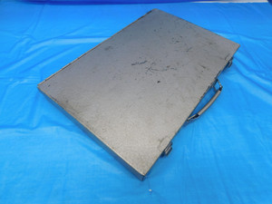 VINTAGE 15.25 X 10 X 2" METAL CASE TOOL STORAGE W/ LATCHES & HANDLE INDUSTRIAL - AS2005LVR