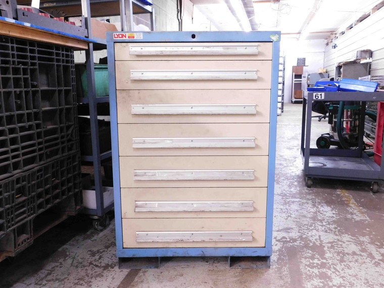 LYON 7 DRAWER INDUSTRIAL TOOL STORAGE CABINET 30" X 27.75" X 44.25"