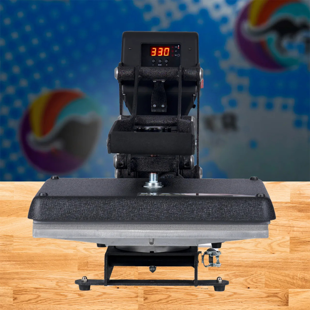 Front Facing 11x15 Stahls' Maxx Clam Heat Press from Hotronix closed on a table