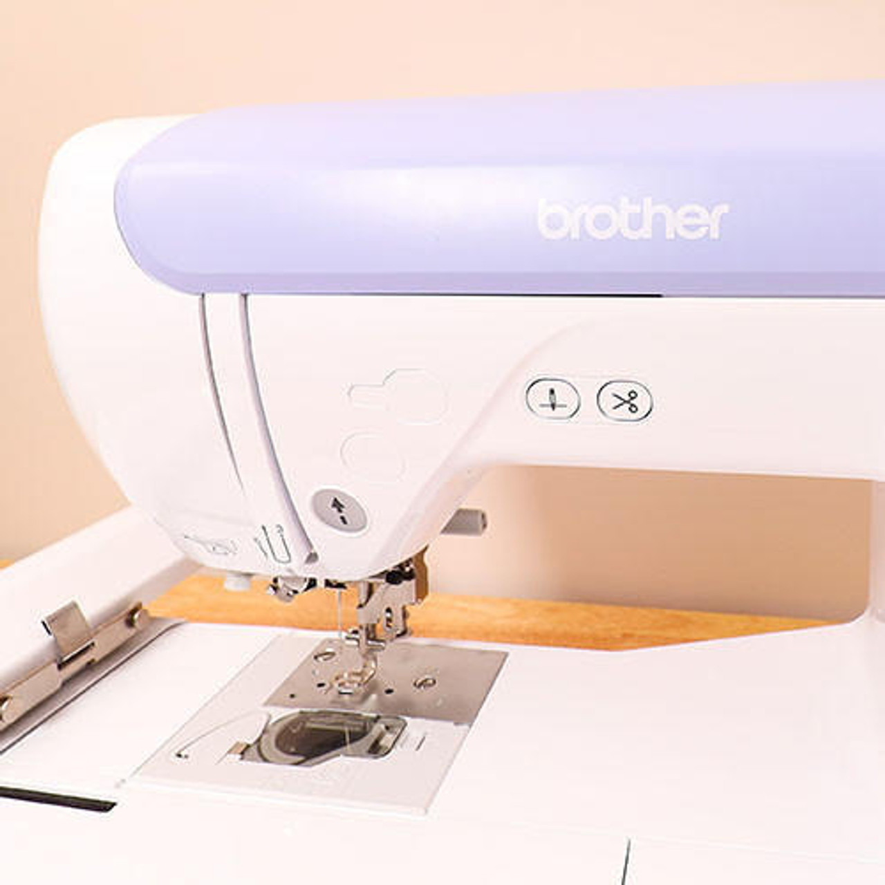 Brother PE900 Embroidery Machine, 5 x 7 Field Size, Cuts Jump