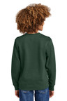 Stylish youth crew with side seamed design for a better fit