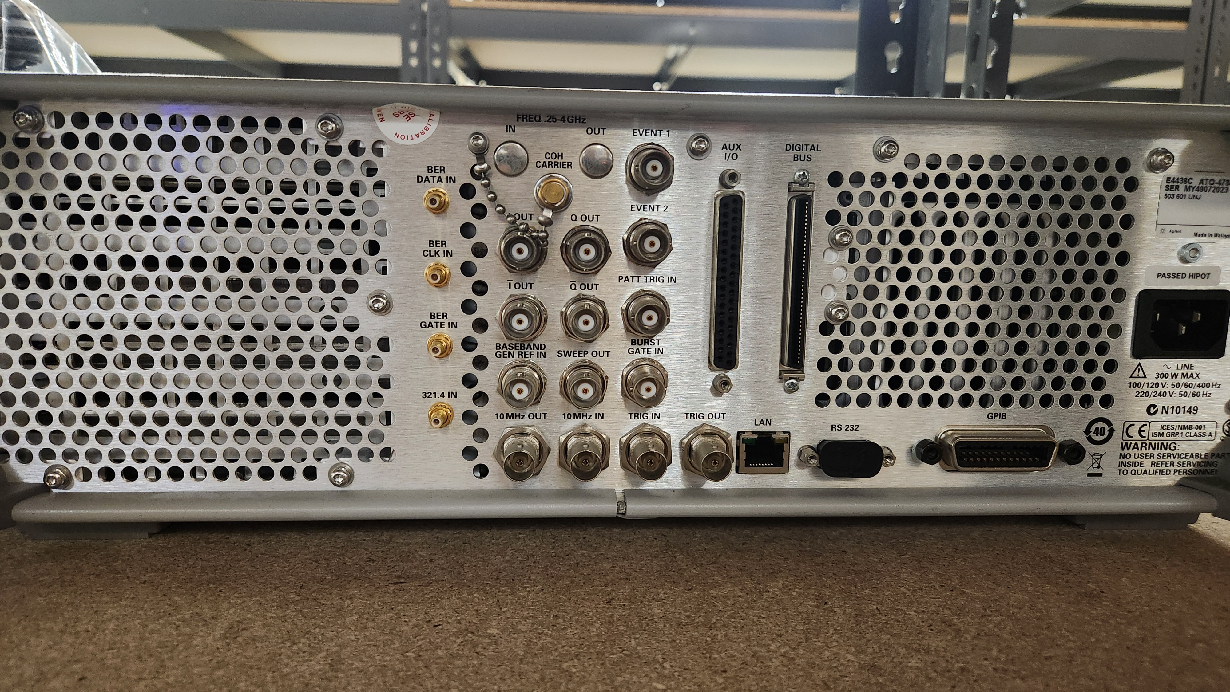 Keysight/Agilent E4438C Vector Signal Generator