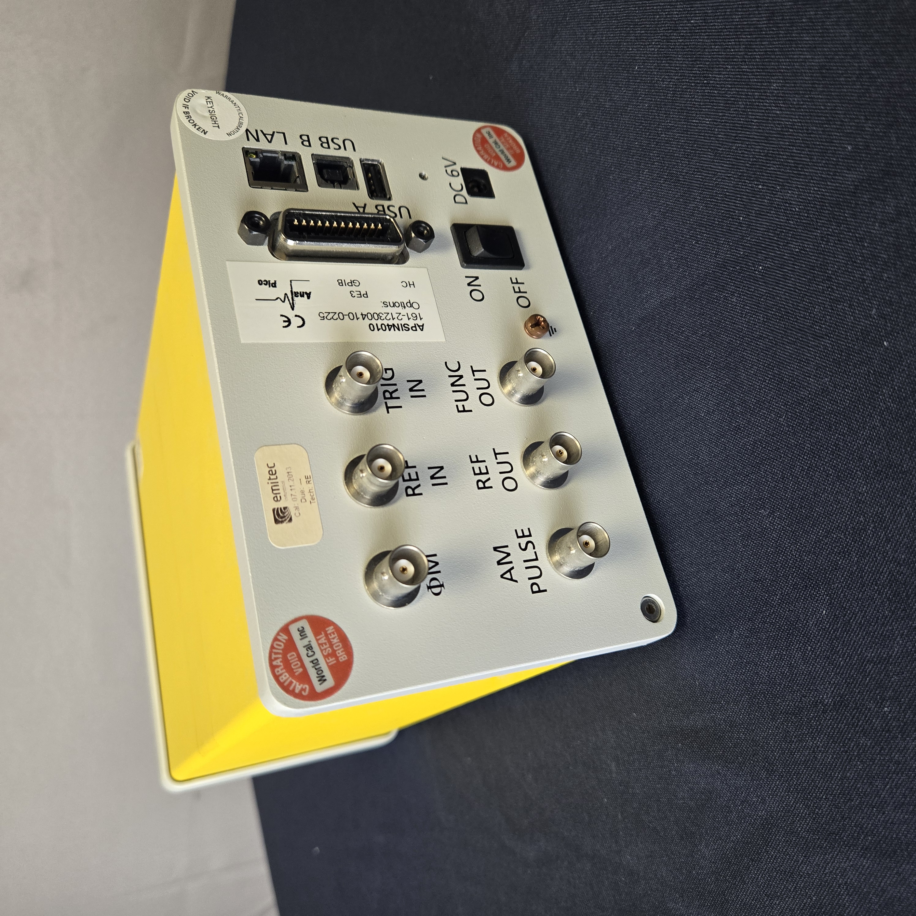 AnaPico APSIN 4010 9 kHz - 4 GHz Signal Generator