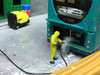 1:76 scale Power washer & Hand Painted Figure (Yellow)