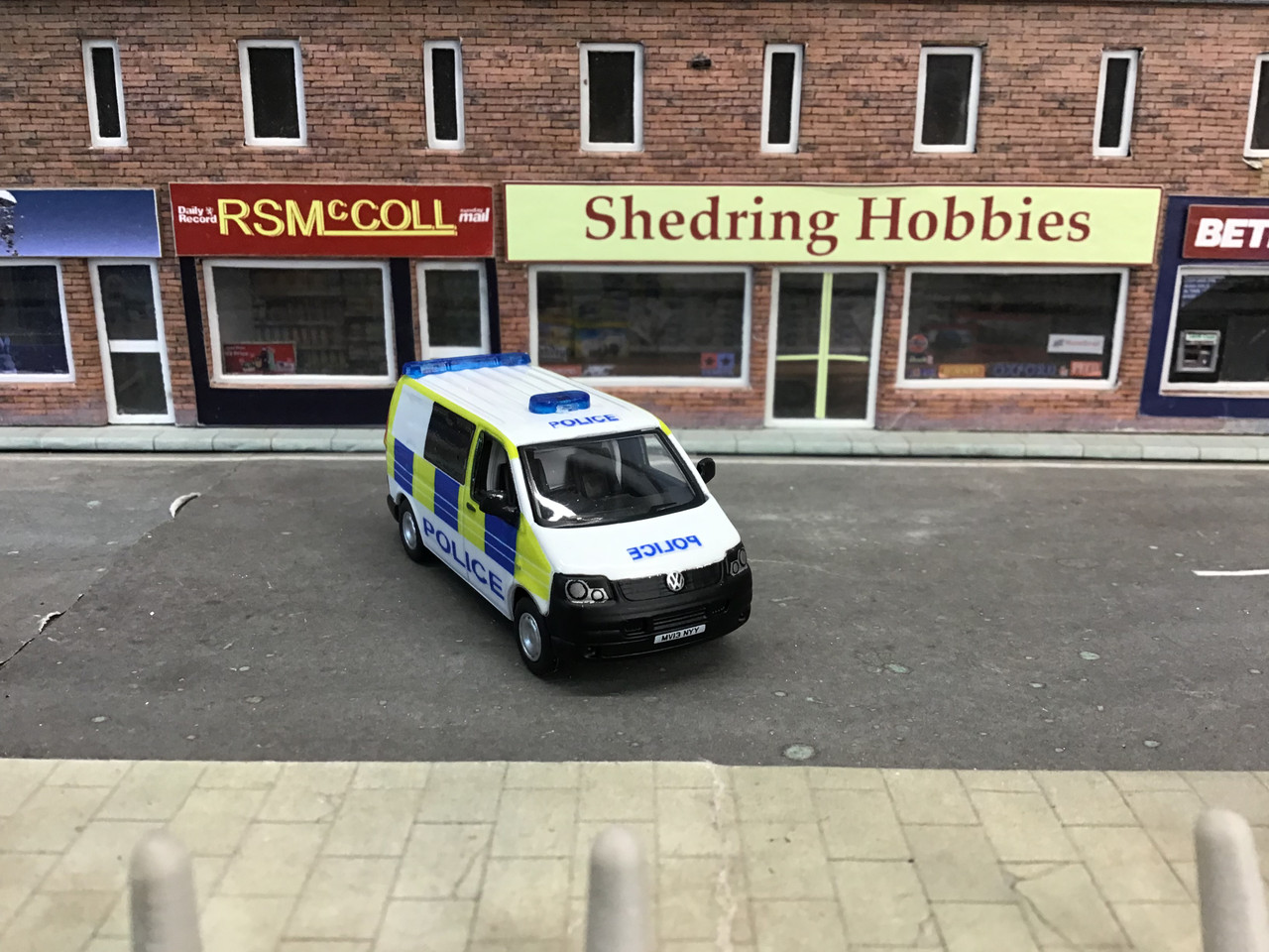 1/76 Code 3 Oxford diecast  Volkswagen T5 uk police