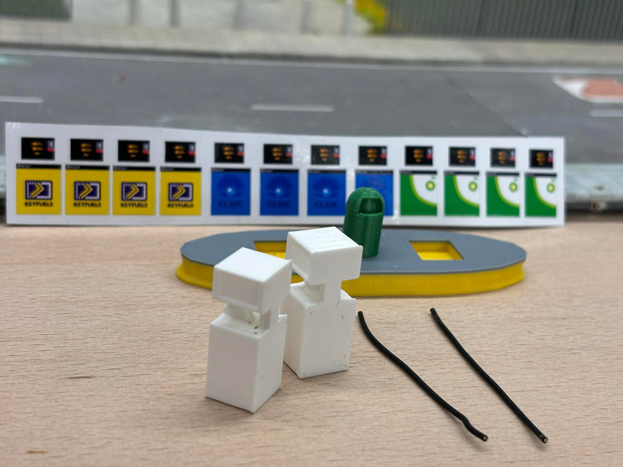 1:76  Fuel Pumps & decals