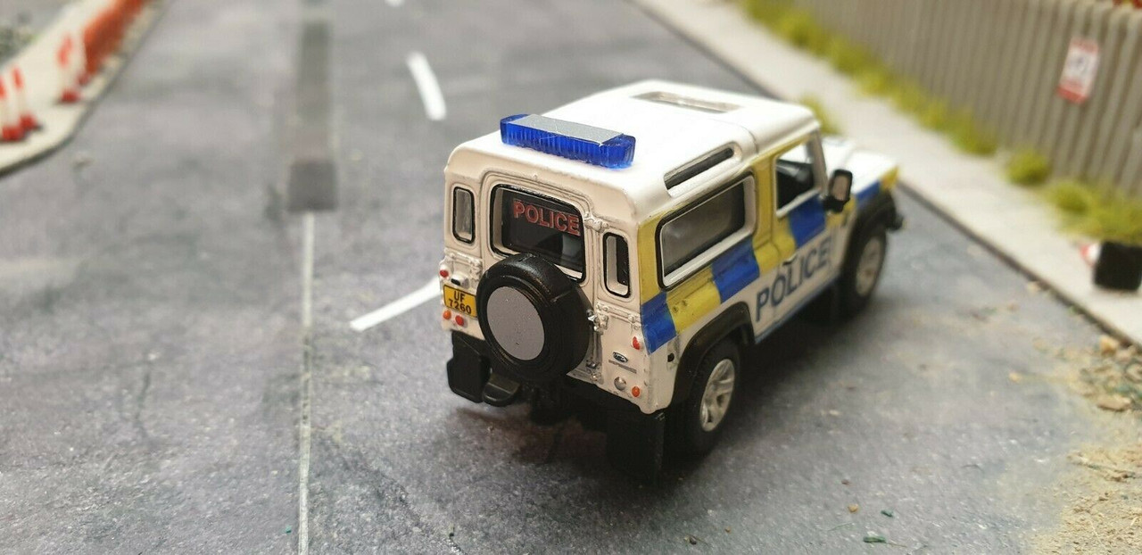 1/76 Code 3 Police Oxford Diecast Police Land Rover