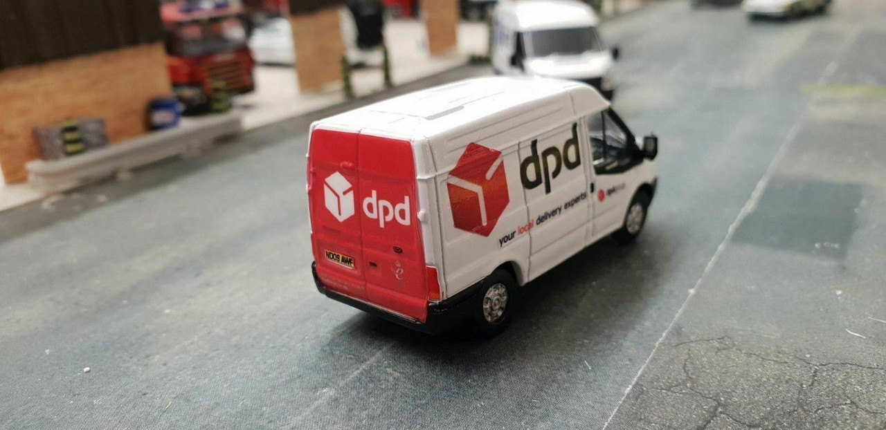 1:76 Code 3 Red DPD Oxford diecast Medium roof ford transit