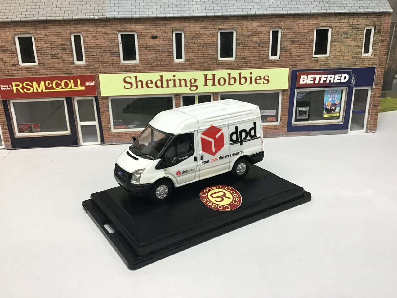 1:76 Code 3 Red DPD Oxford diecast Medium roof ford transit